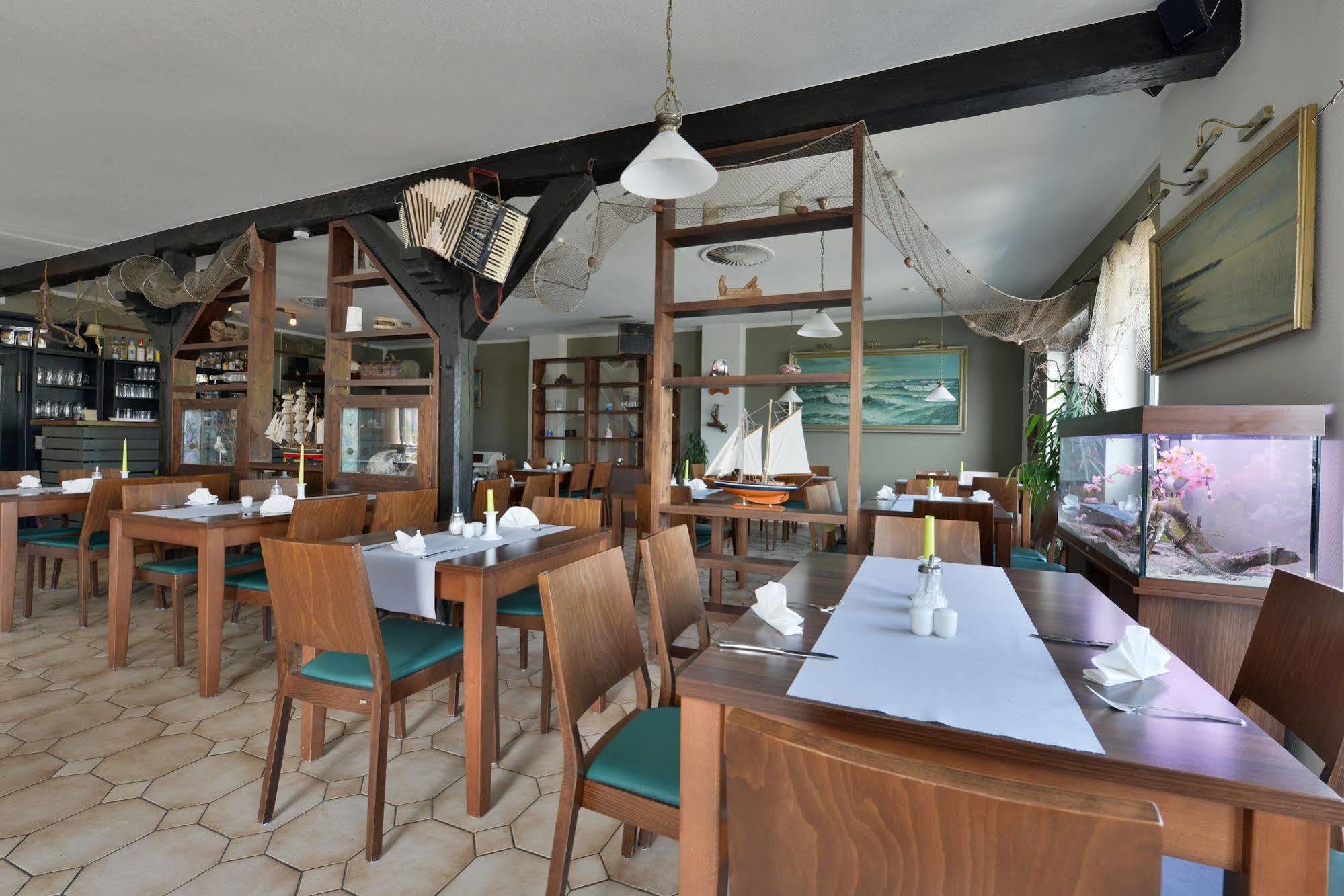 Hotel- & Ferienanlage Kapitaens-Haeuser เบรเกอ ภายนอก รูปภาพ